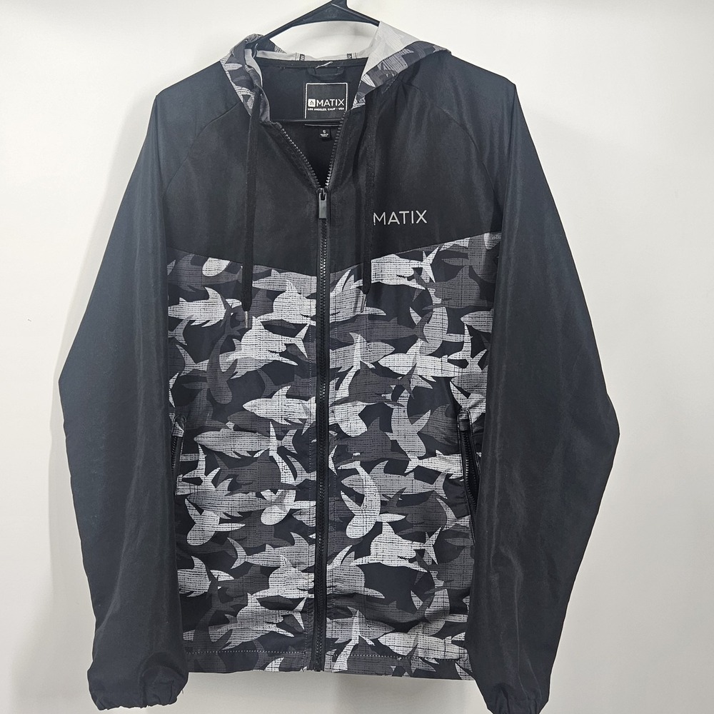 Matix full-zip hooded windbreaker jacket Small gray‎ and black fish/shark